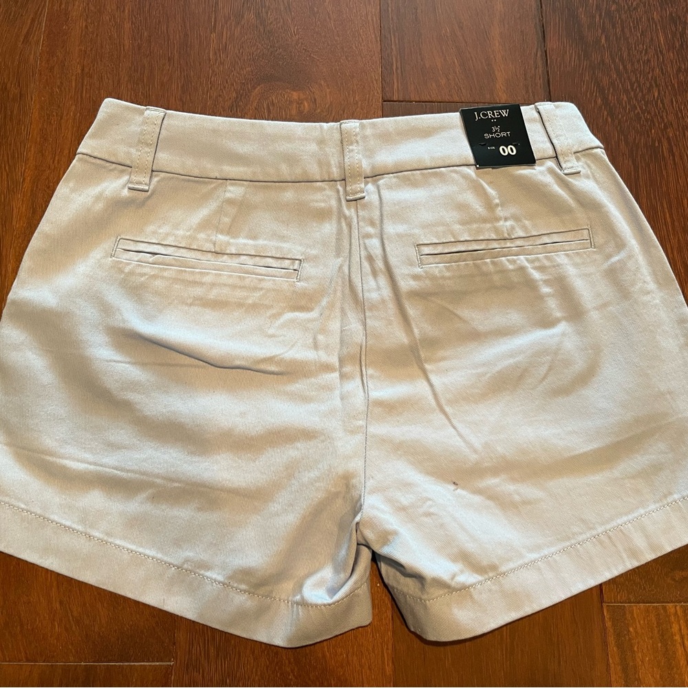 NWT J. Crew Women’s 3.5 Short - Picture 3 of 5